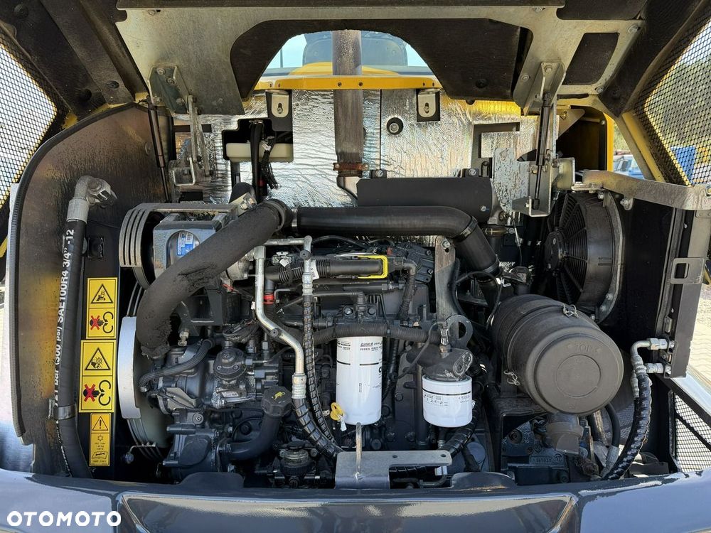 New Holland W70C Compact Widły + Łyżka Jak Nowa 1000 mth Klimatyzacja - 22