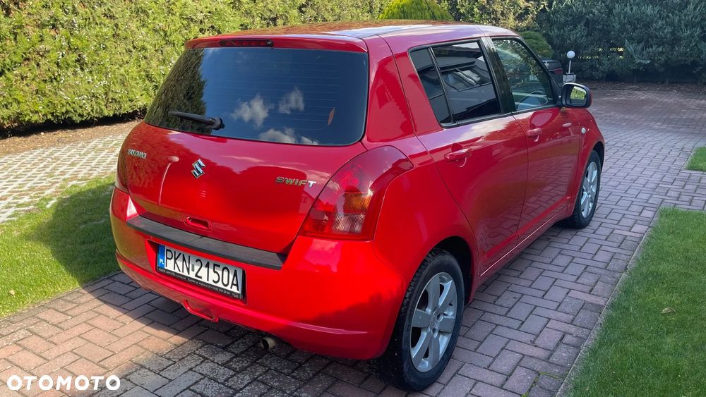 Suzuki Swift 2007 photo 2
