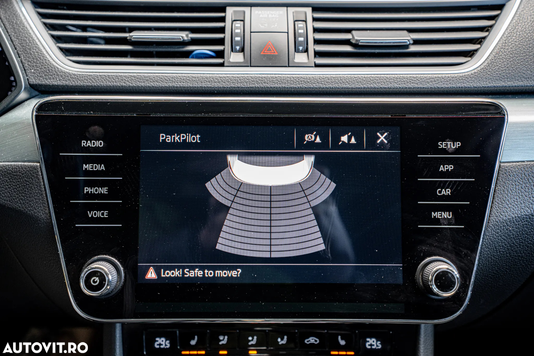Skoda Superb 2.0 TDI DSG Style - 11