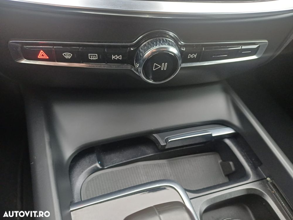 Volvo V60 B4 MHEV AT8 FWD Momentum Pro - 21