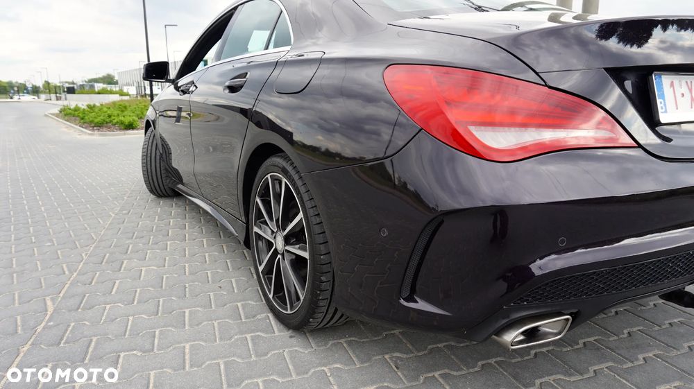Mercedes-Benz CLA 180 AMG Line - 8