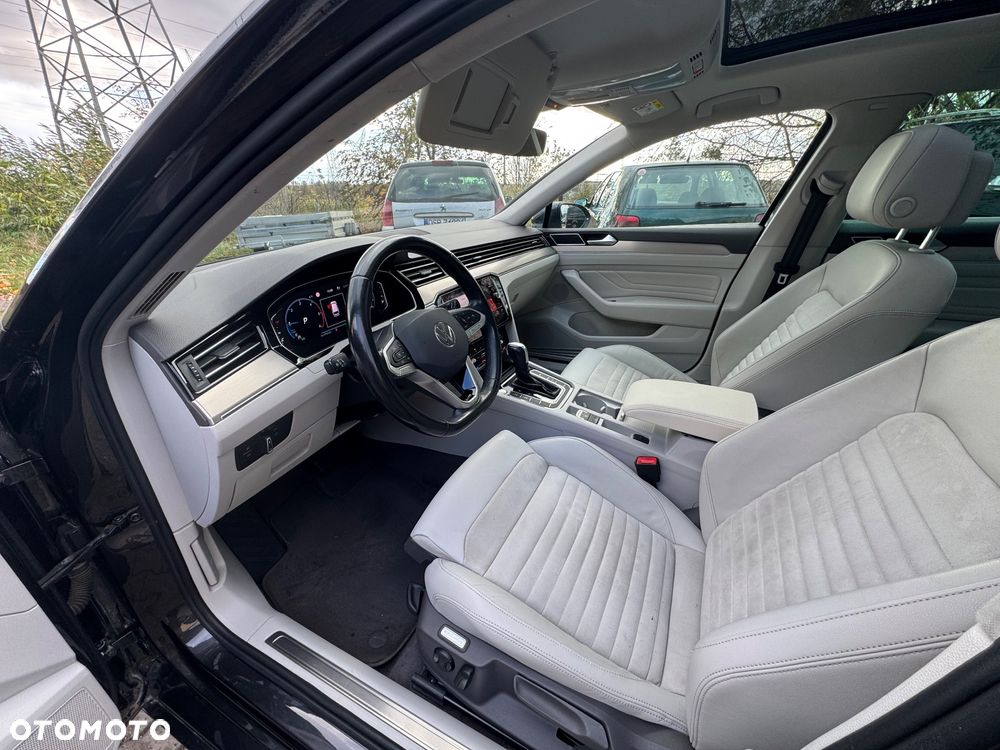 Volkswagen Passat Variant 2.0 TDI SCR DSG Highline - 23