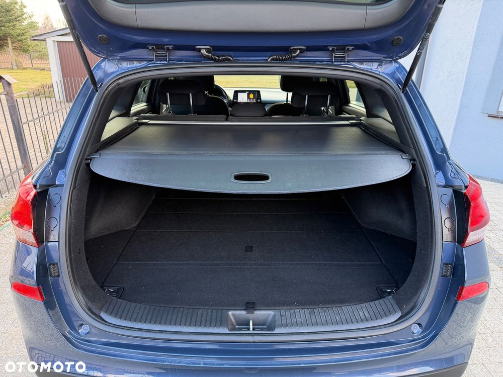 Hyundai i30 1.6 D GO Plus DCT - 11