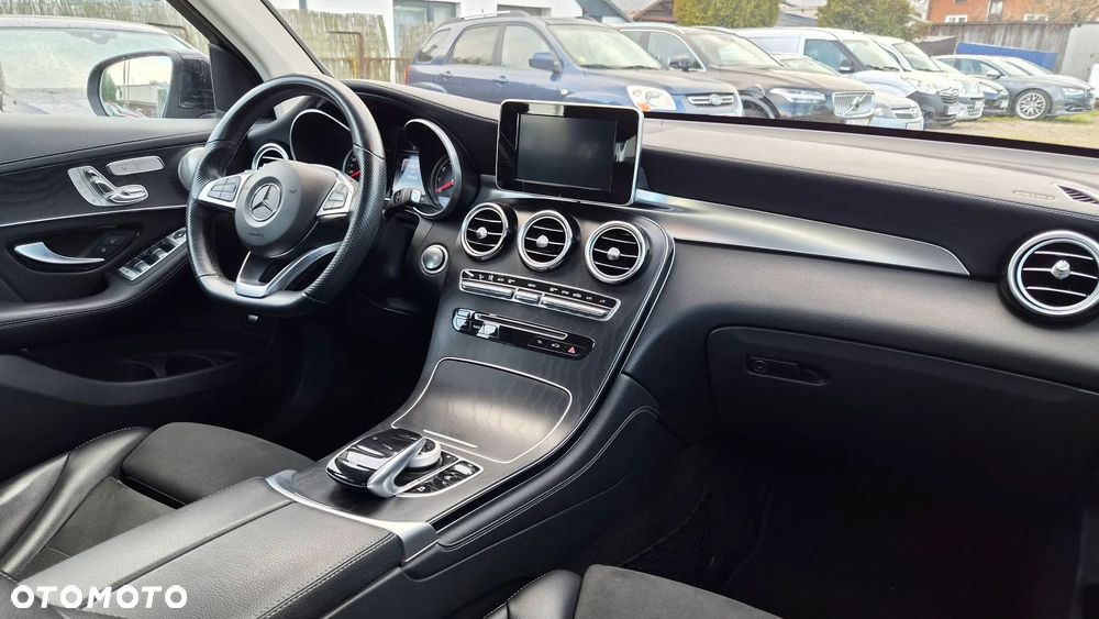Mercedes-Benz GLC 250 4Matic 9G-TRONIC AMG Line - 18