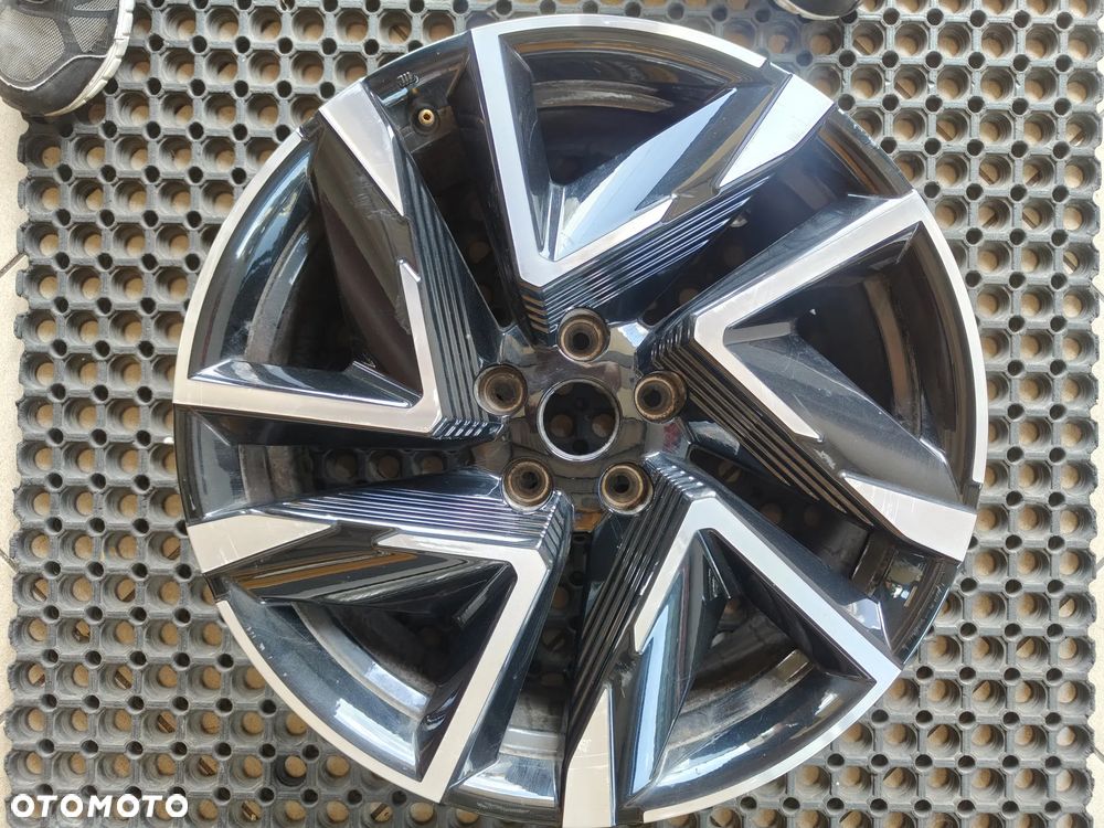 Nissan Juke II F16 felga aluminiowa 19' 7.5Jx19 Et35