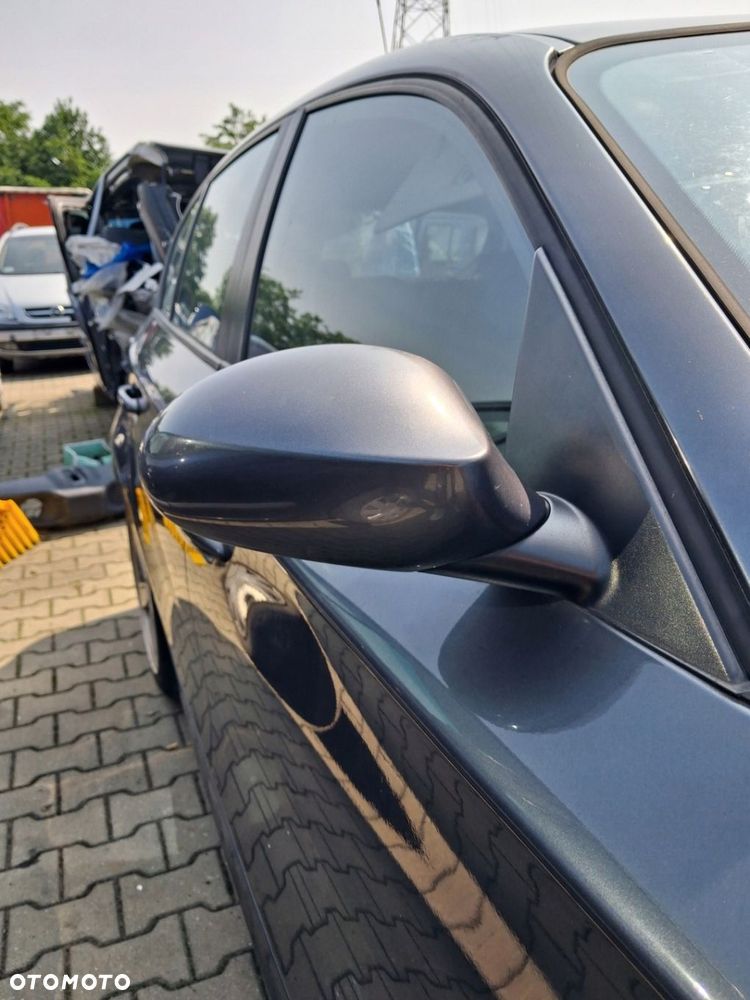 BMW 1 E87 2005 1.6 lusterko prawe A22 EU - 2