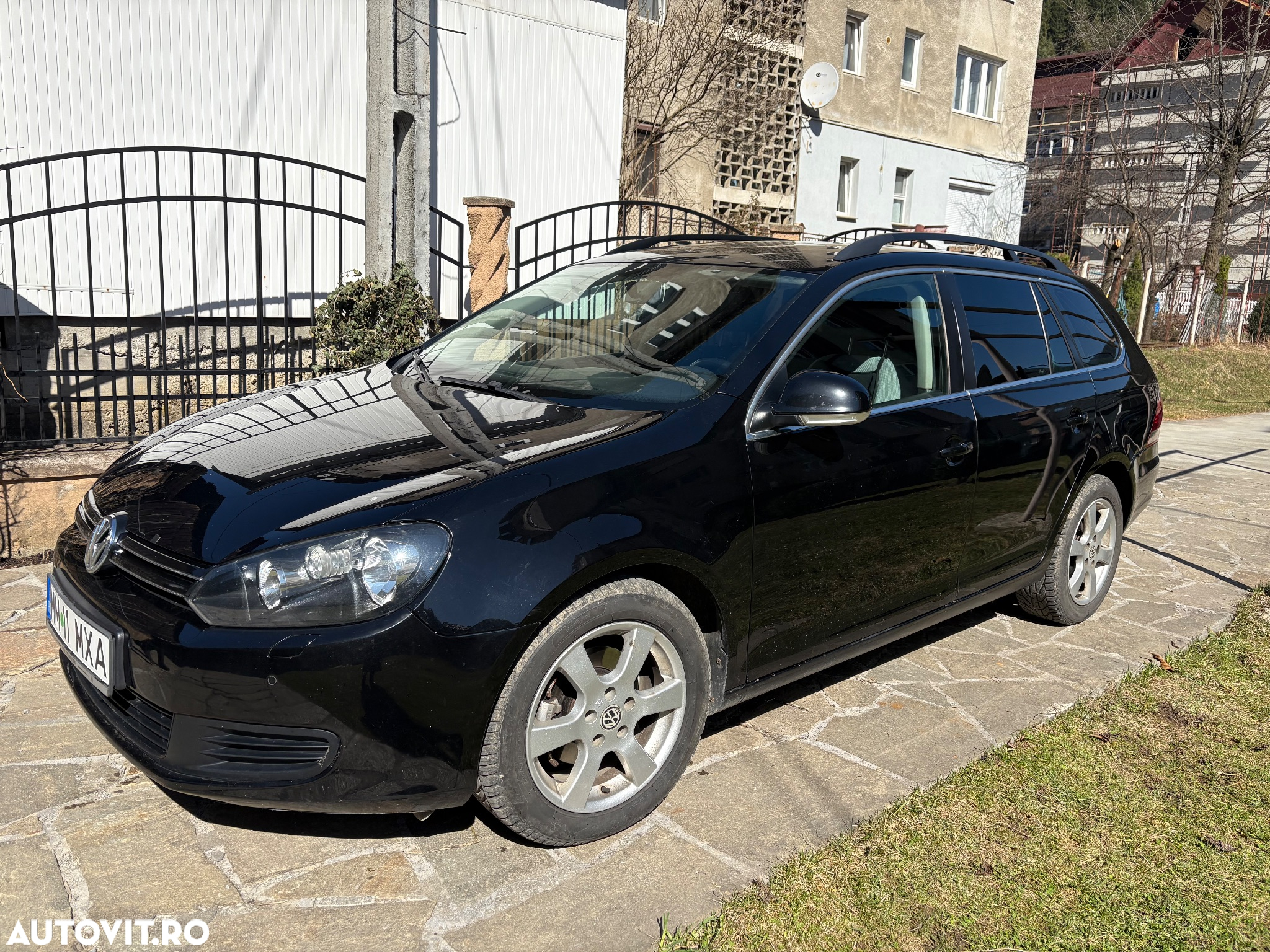 Volkswagen Golf 1.6 TDI BlueMotion Technology DPF Highline - 9