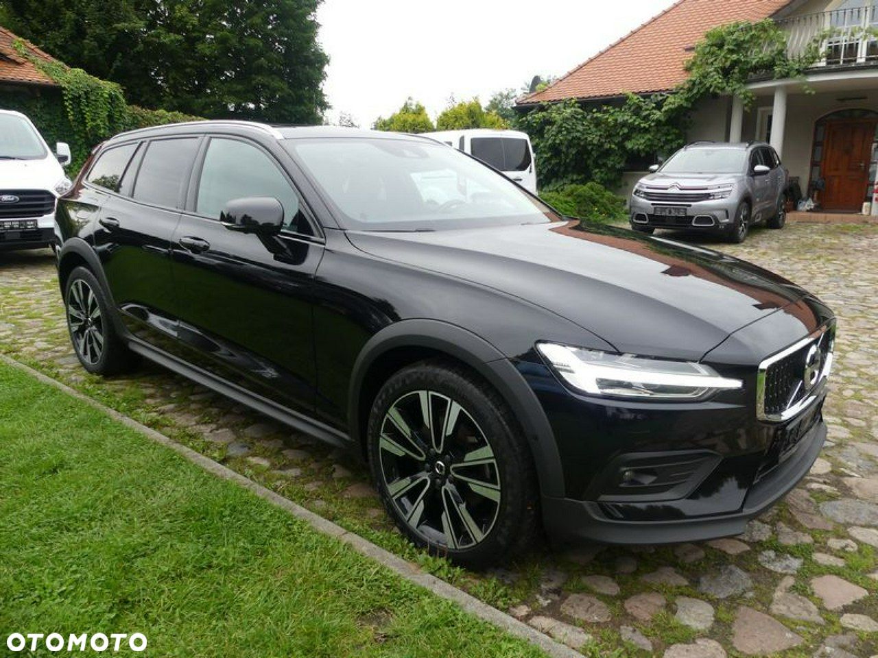 Volvo V60 Cross Country - 1