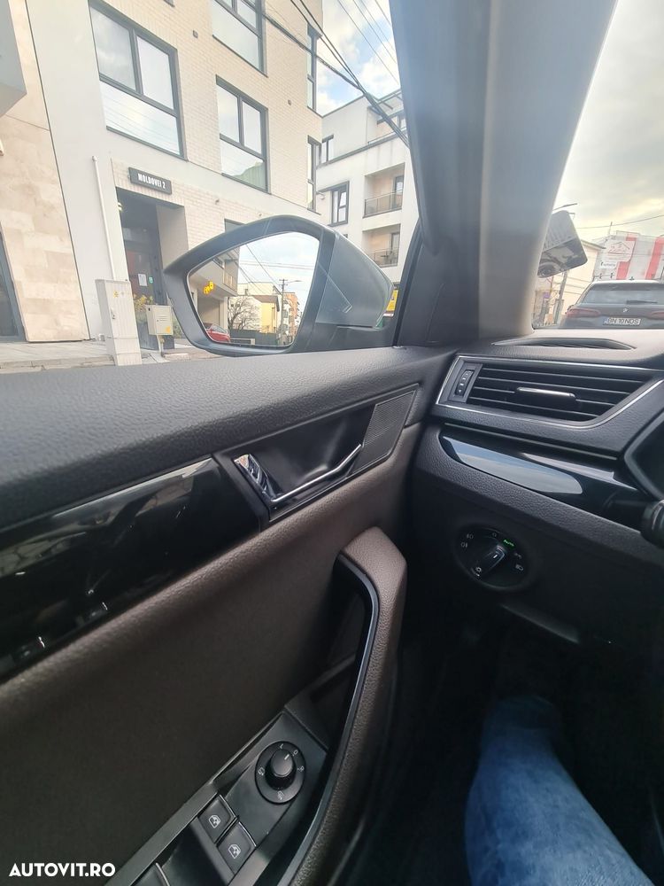 Skoda Superb Combi 2.0 TDI DSG 4X4 Laurin & Klement - 6