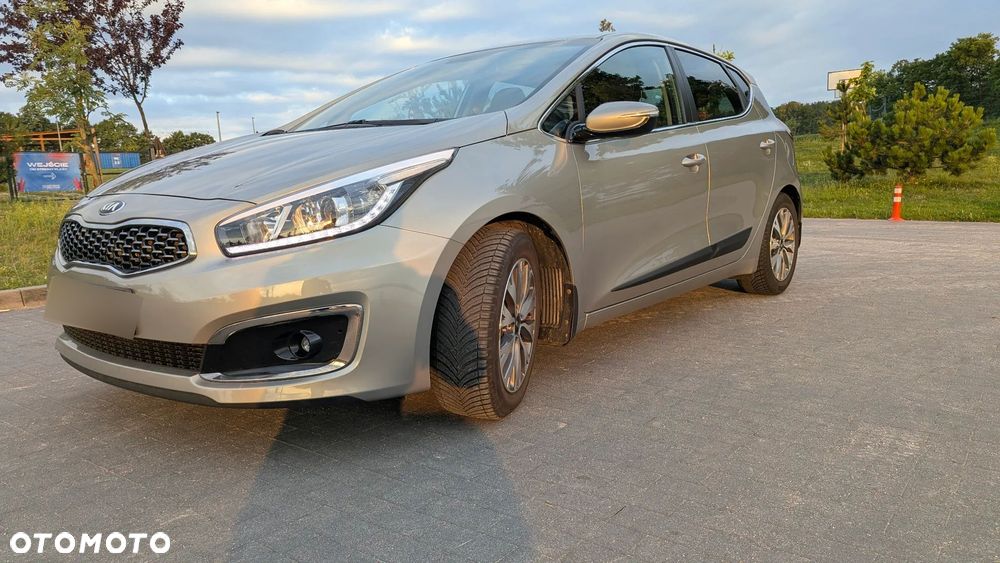 Kia Ceed 1.6 GDI L Business Line - 12
