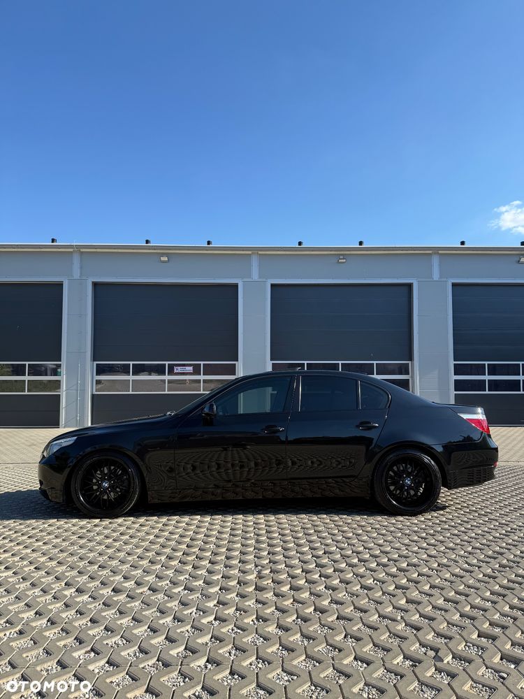 BMW Seria 5 525i - 11