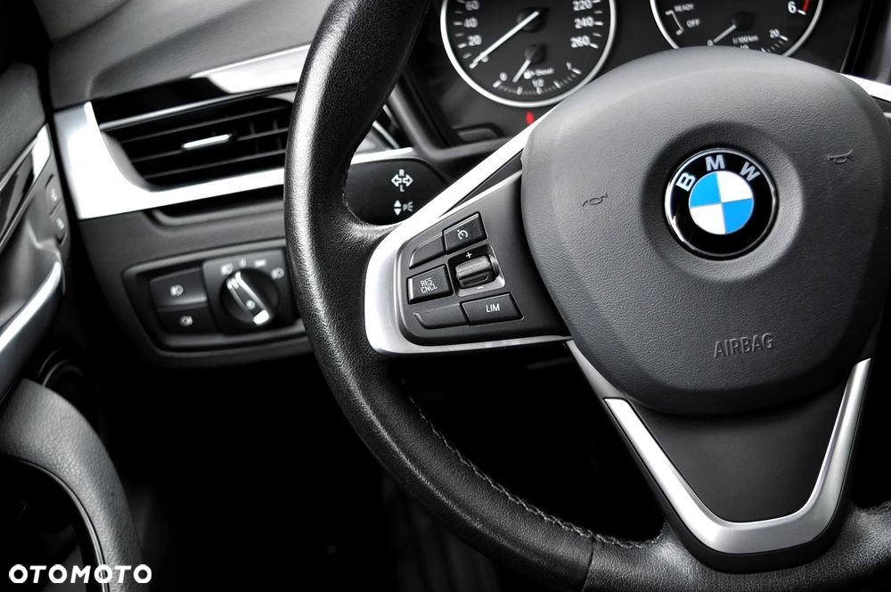 BMW X1 sDrive18d Sport Line - 34