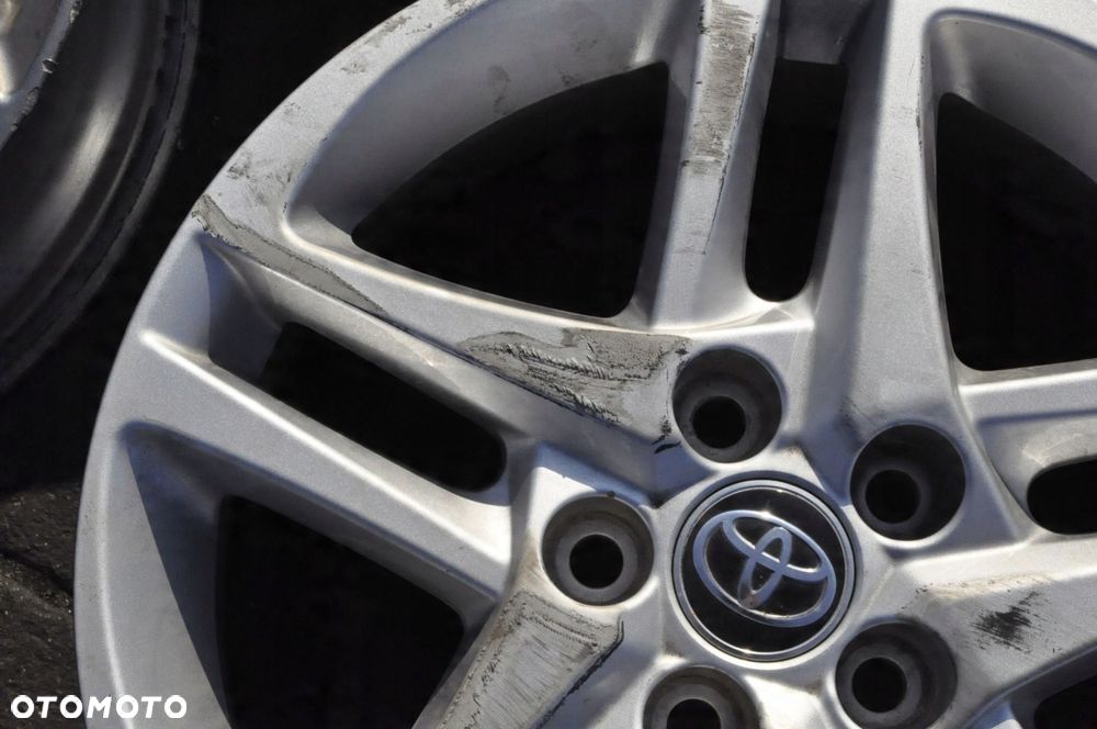 TOYOTA 4X FELGI ALUMINIOWE 17 5X114,3 6,5J ET45 - 6