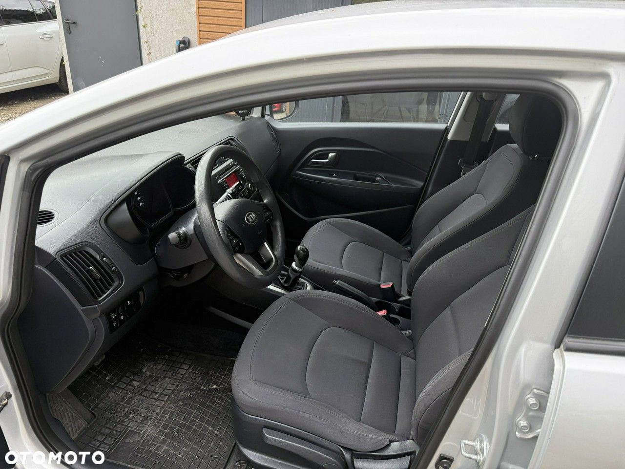 Kia Rio - 7