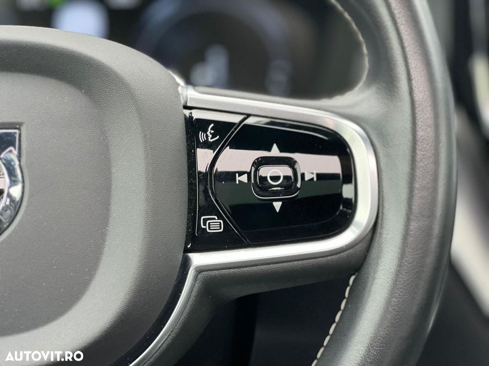 Volvo XC 60 T8 Twin Engine AWD R-Design - 19