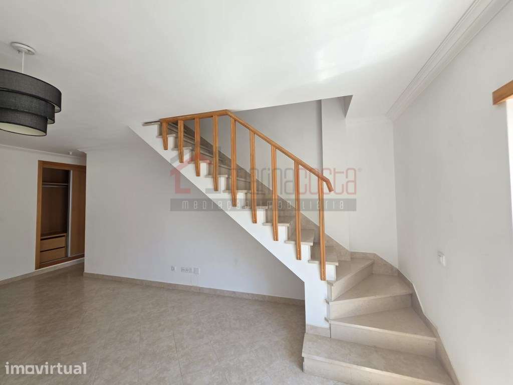 Apartamento T1+1 Duplex com garagem em Atouguia da Baleia - Grande imagem: 4/17