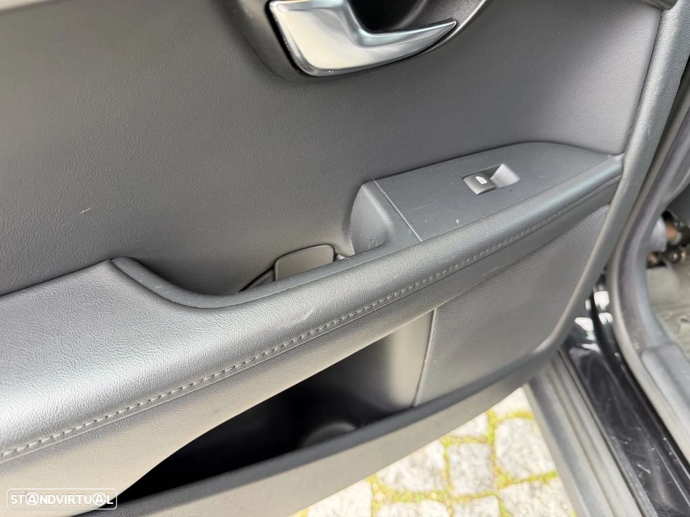 Volvo XC 70 2.0 D4 Summum Dynamic Geartronic - 35