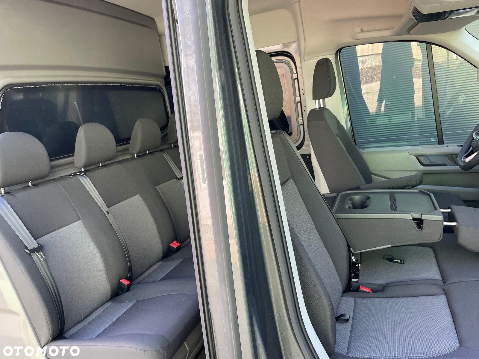 Volkswagen Crafter 35 2.0 TDI 140KM L4H3 3m 6bm - 23