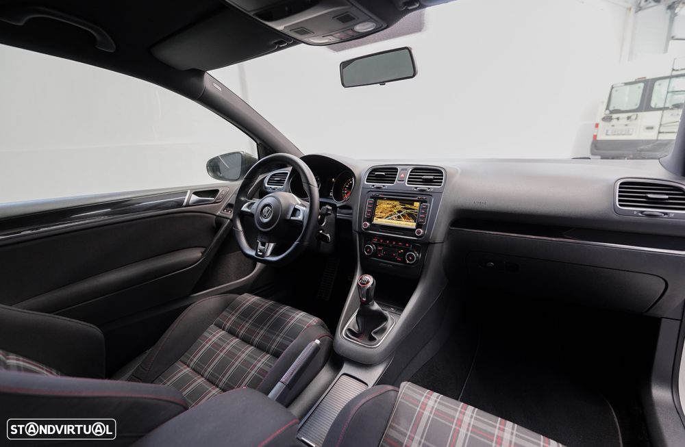 VW Golf 2.0 TSi GTI - 18