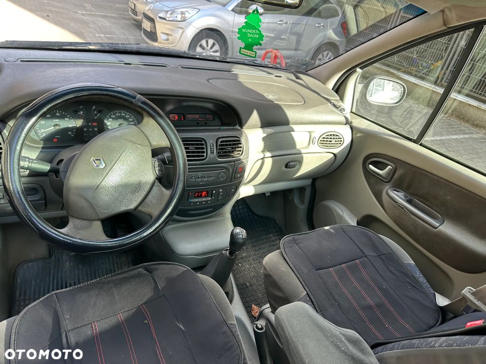 Renault Scenic 1.9 dCi Authentique - 4