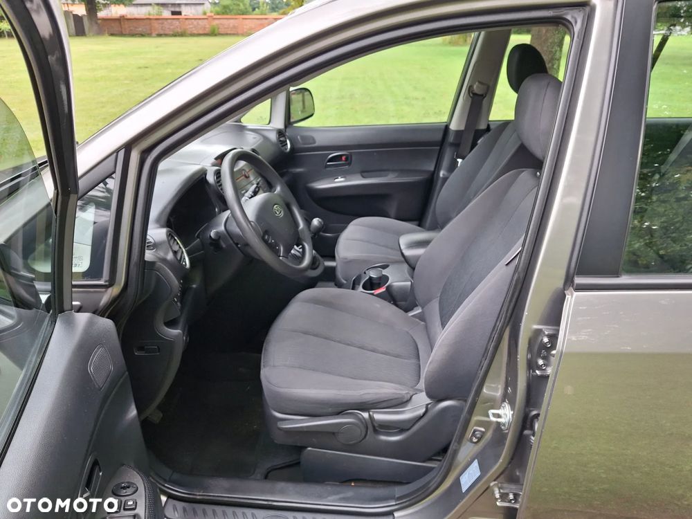 Kia Carens 1.6 CVVT Vision - 15