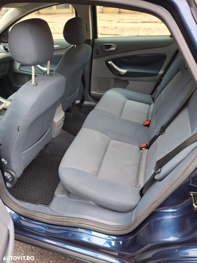 Ford Mondeo 2.0 TDCi Aut. Trend - 11