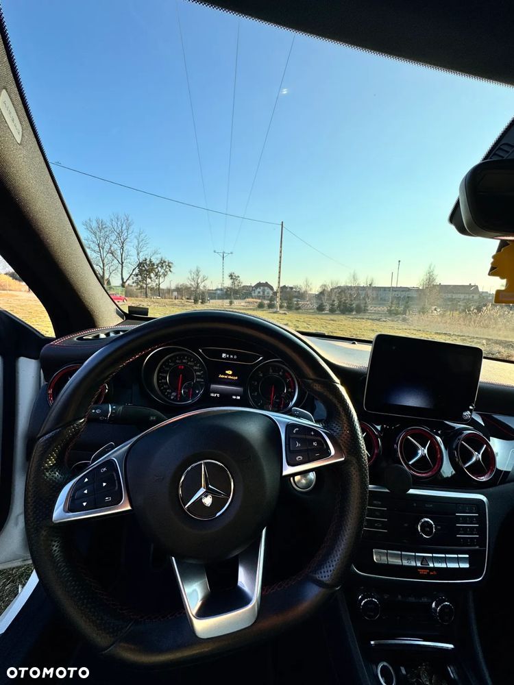 Mercedes-Benz CLA AMG 45 4-Matic - 29