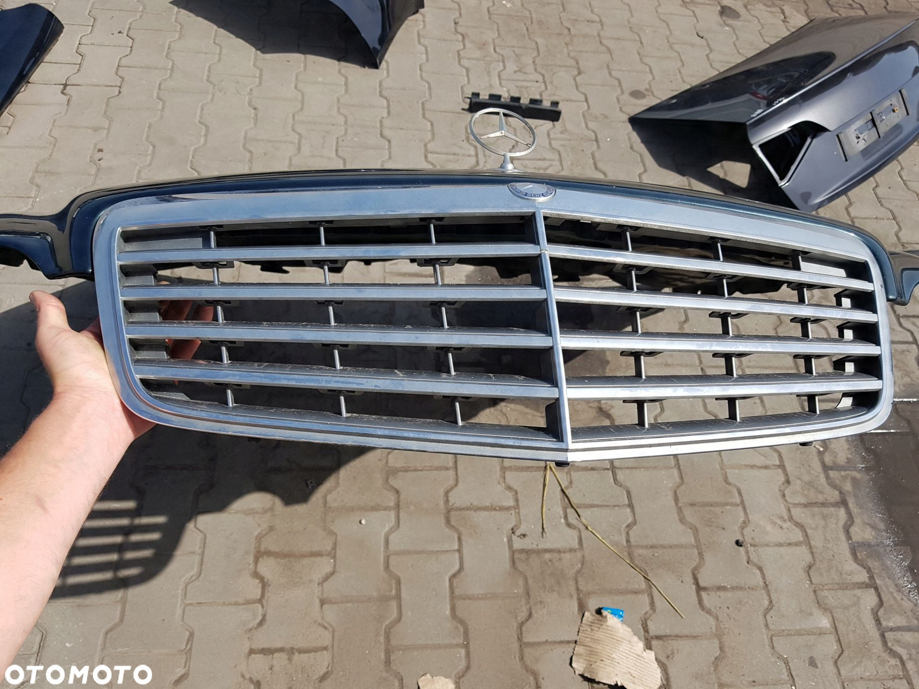 MERCEDES E KLASA W211 LIFT 06-09r MASKA GRILL 300 C300 - 5