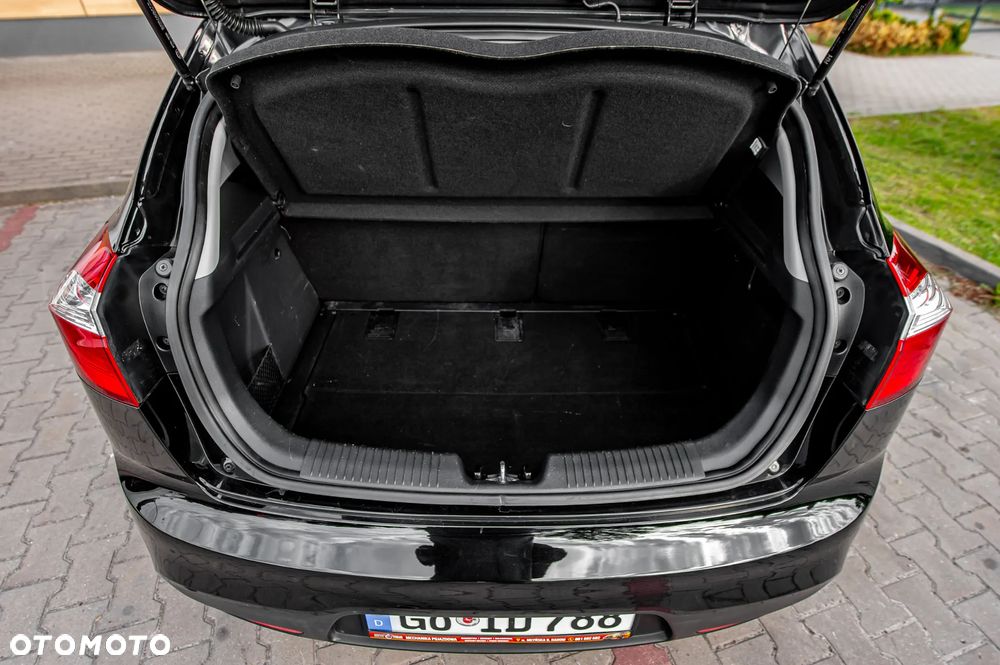 Kia Rio 1.2 Dream Team Edition - 28