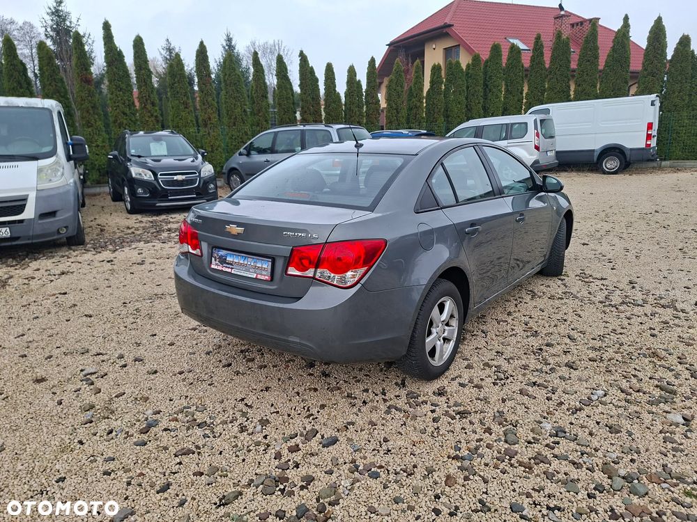 Chevrolet Cruze 1.6 LS - 14