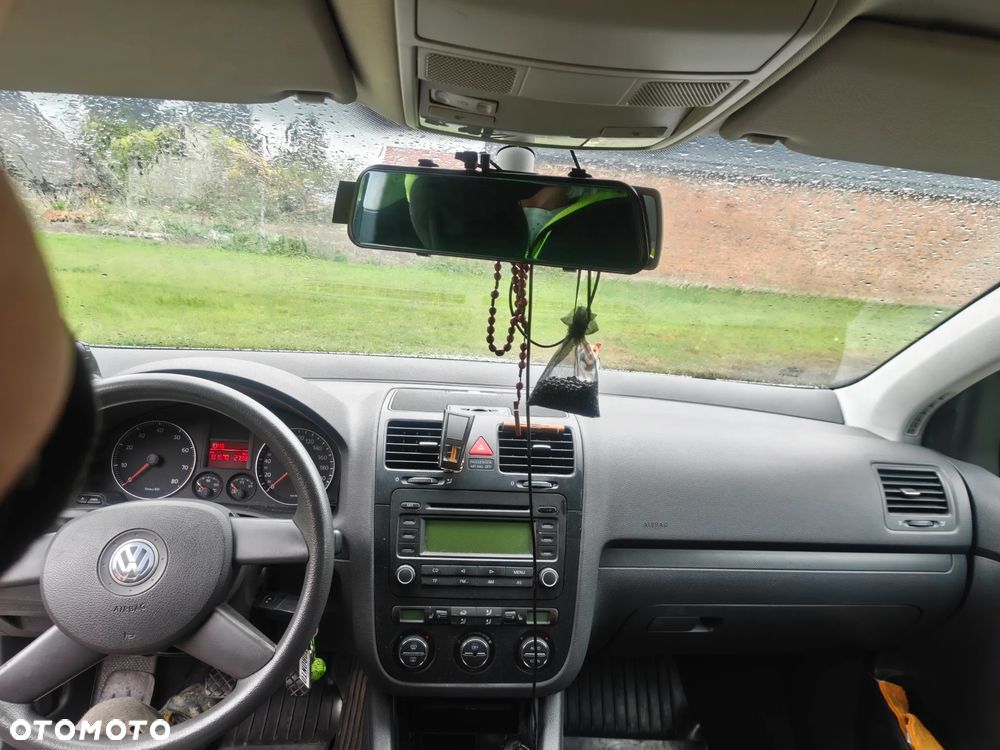 Volkswagen Golf - 10