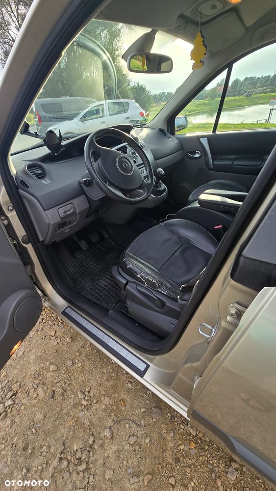Renault Scenic - 11