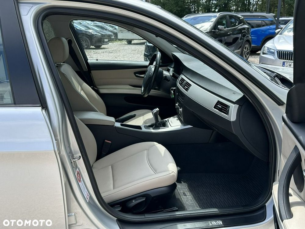 BMW Seria 3 - 16
