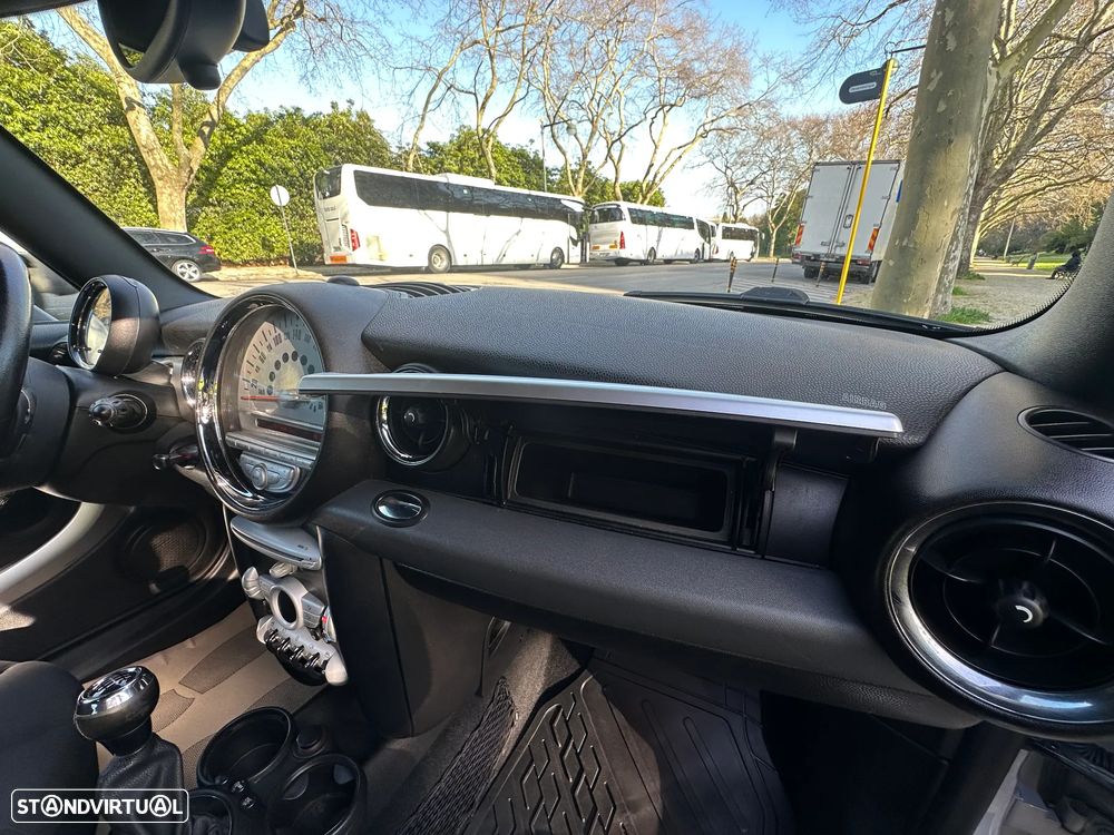 MINI 3 Portas Cooper D - 29