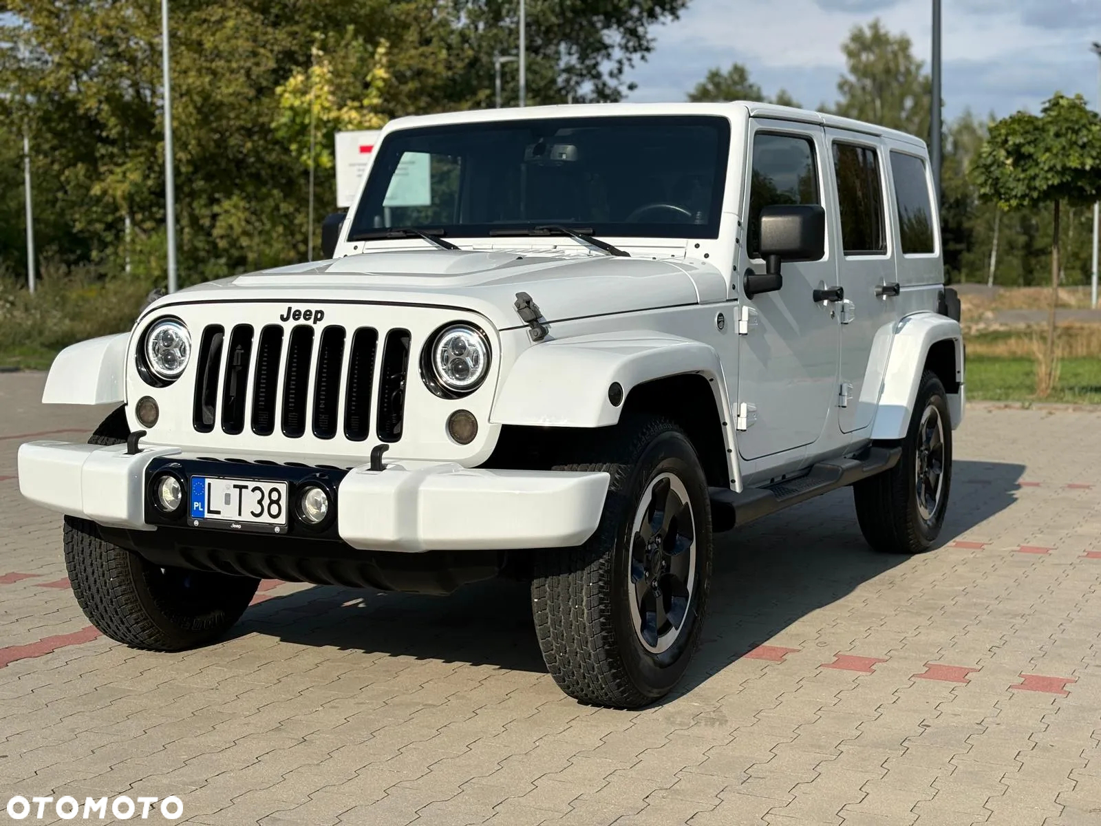 Jeep Wrangler - 12