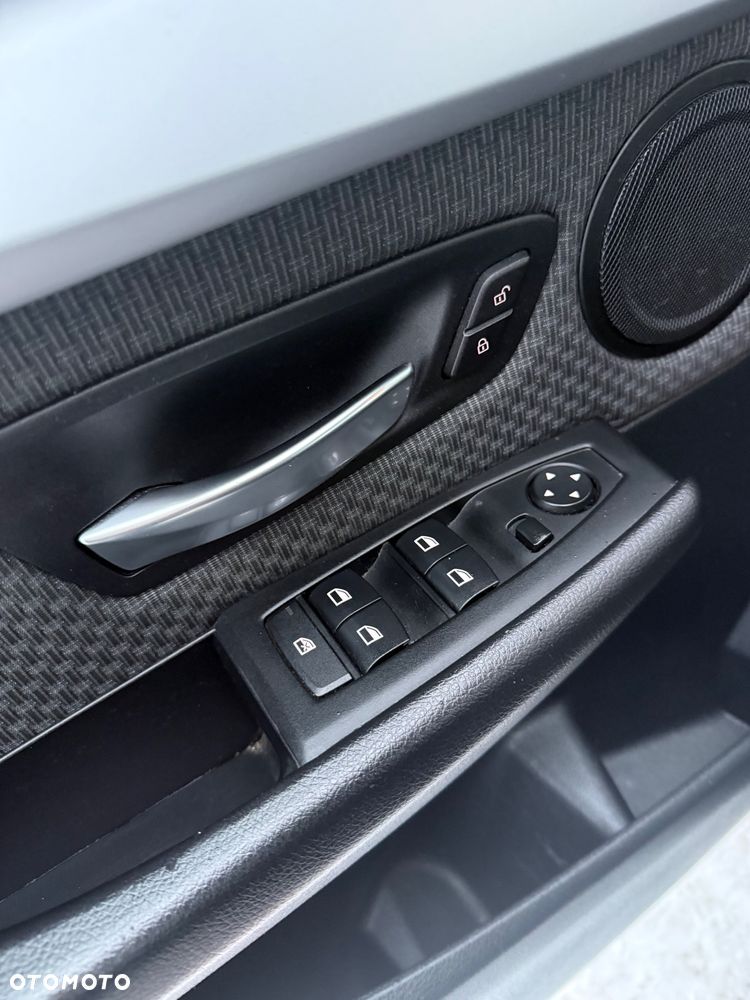 BMW Seria 2 218d - 13