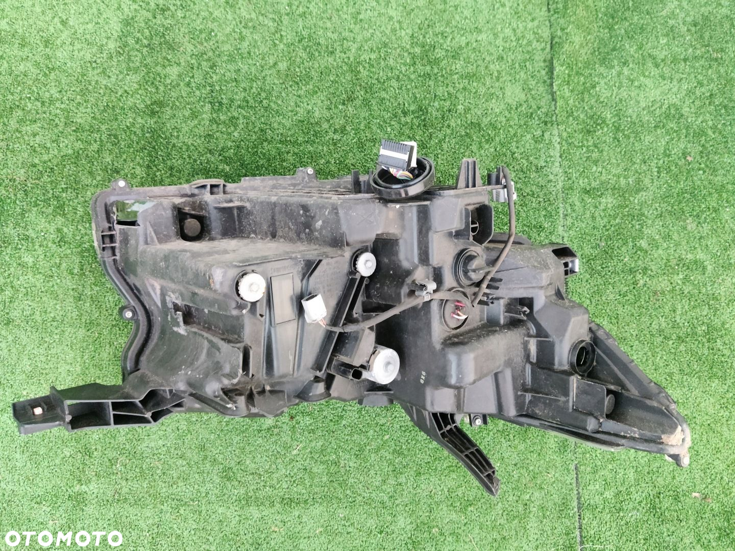 FULL LED PRAWA LAMPA TOYOTA LAND CRUISER 150 - 8