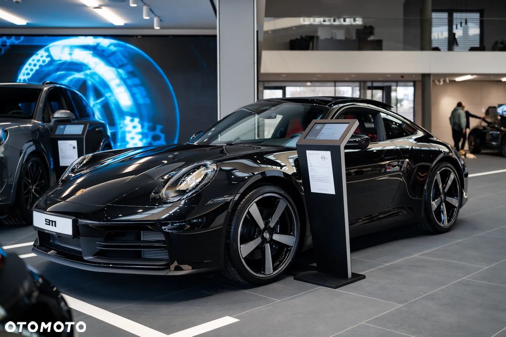 Porsche 911 Carrera - 1