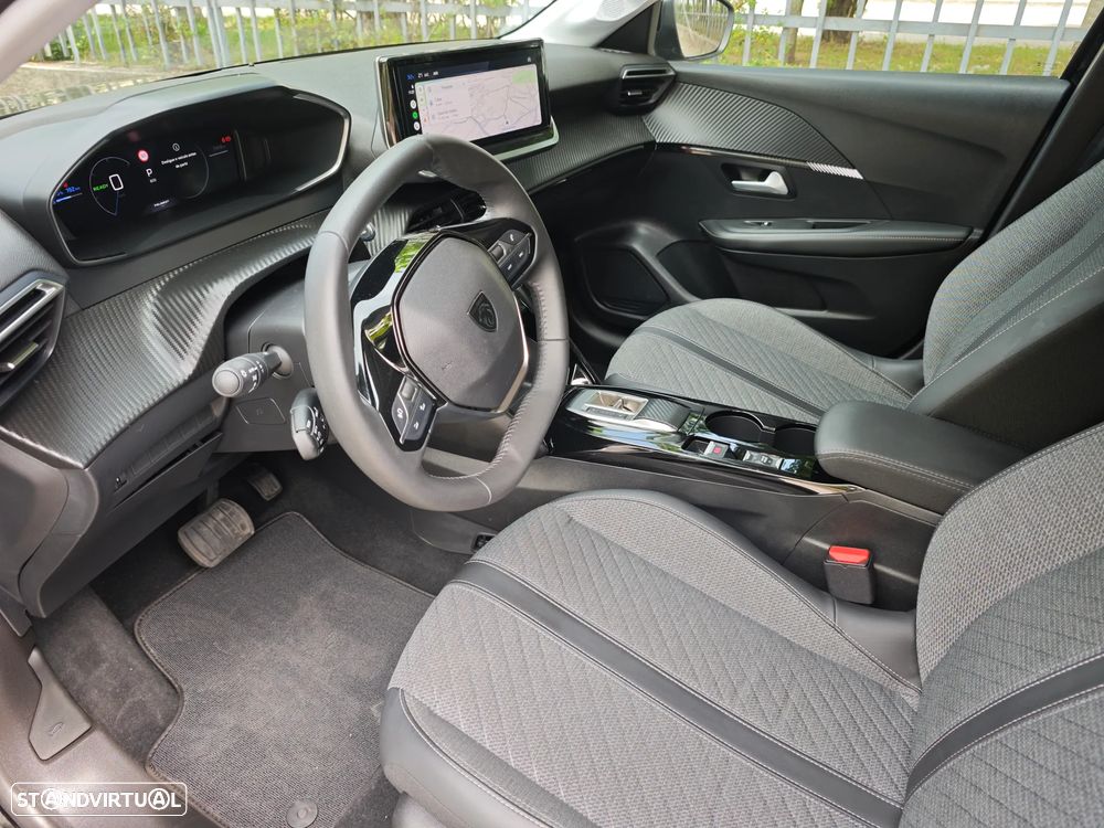 Peugeot e-208 Allure - 37