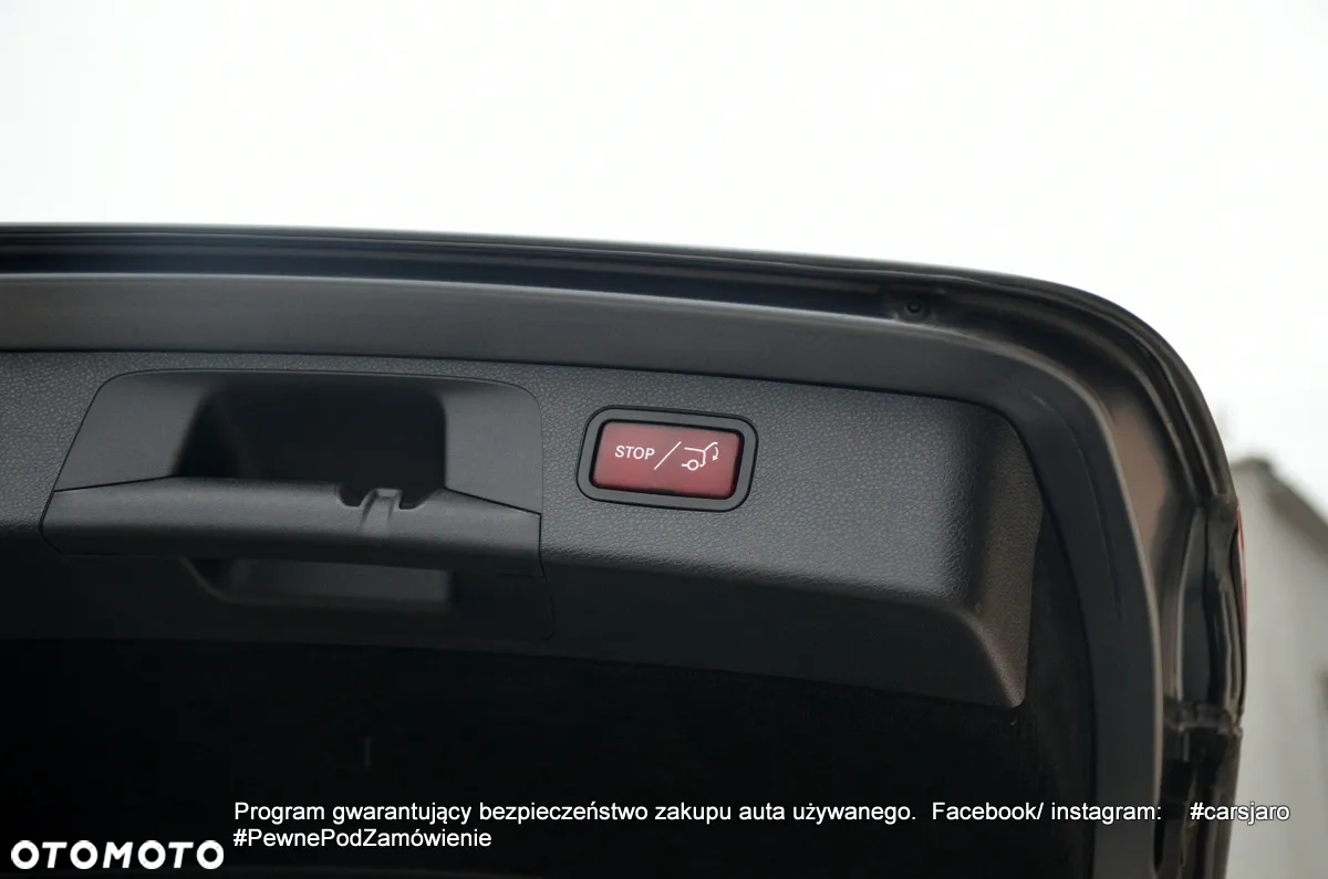 Mercedes-Benz Klasa E 220 d 4Matic T 9G-TRONIC Exclusive - 16