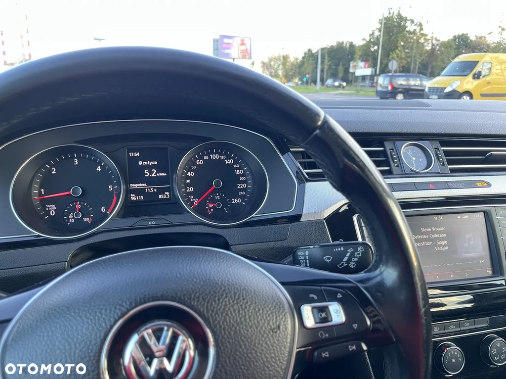 Volkswagen Passat 1.6 TDI BMT Comfortline - 12