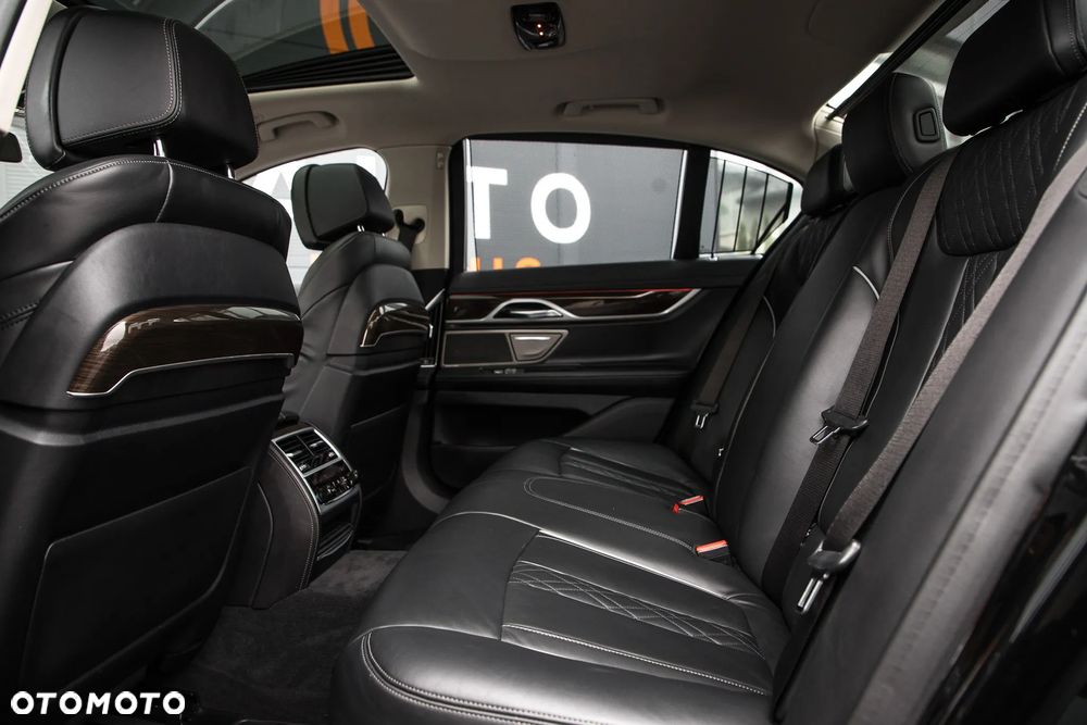BMW Seria 7 730d xDrive - 24