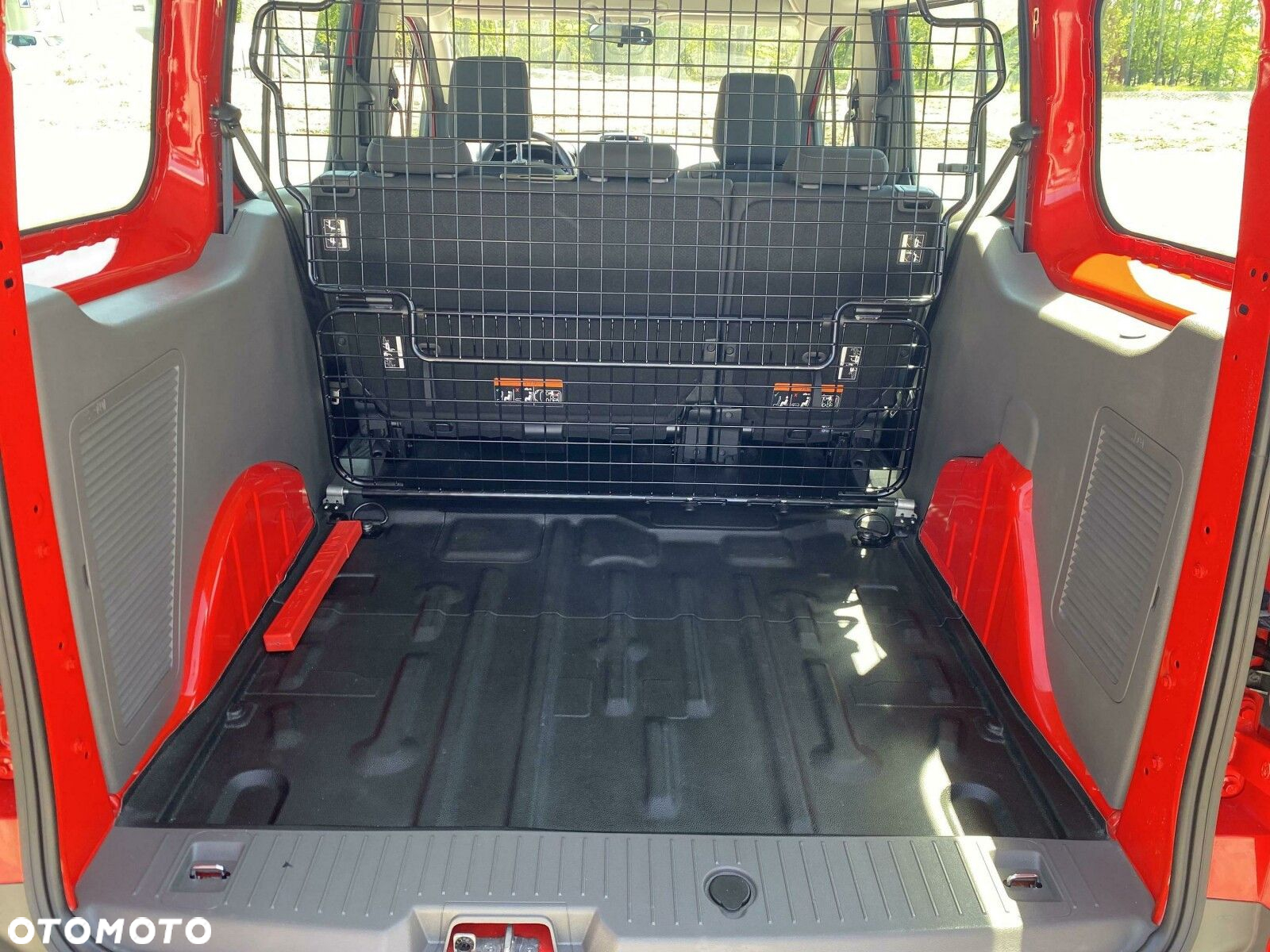Ford Transit Connect - 13