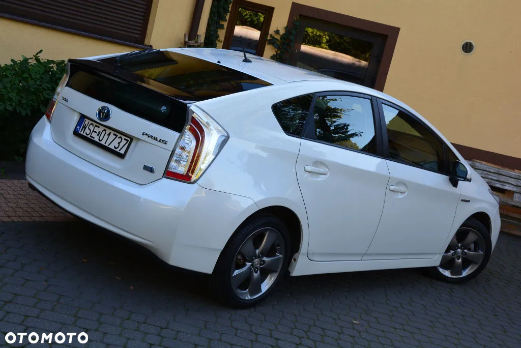 Toyota Prius (Hybrid) Comfort - 2