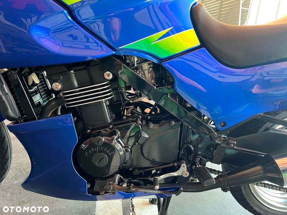 Kawasaki GPZ - 17