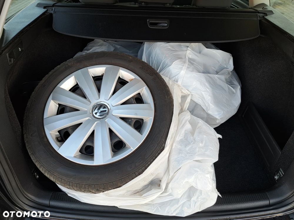 Volkswagen Passat - 38