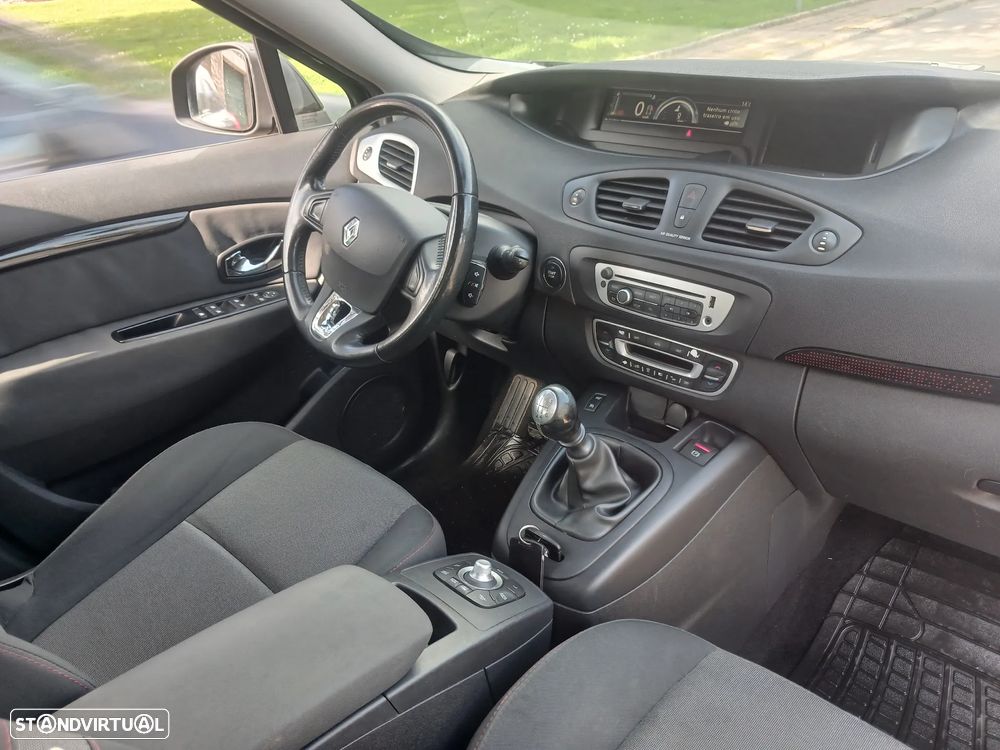 Renault Scénic 1.5 dCi Dynamique S - 10