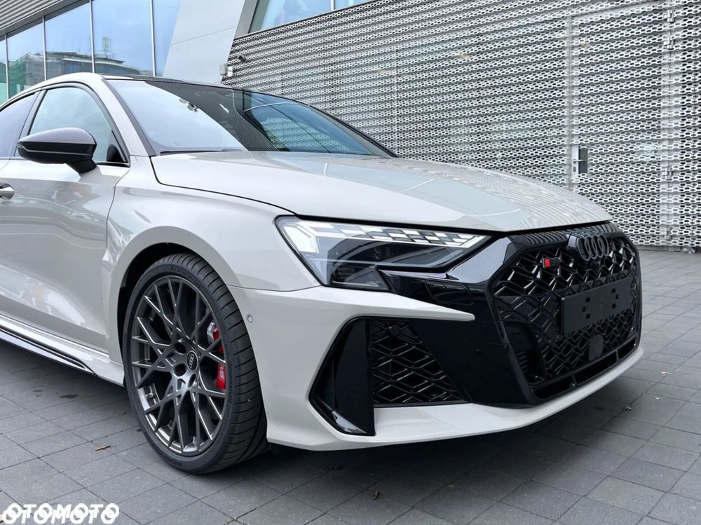 Audi RS3 Limousine - 6