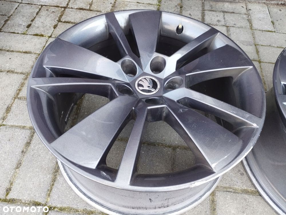 felga 8j 18 et44 skoda superb iii 3v0 3v0601025ad - 3