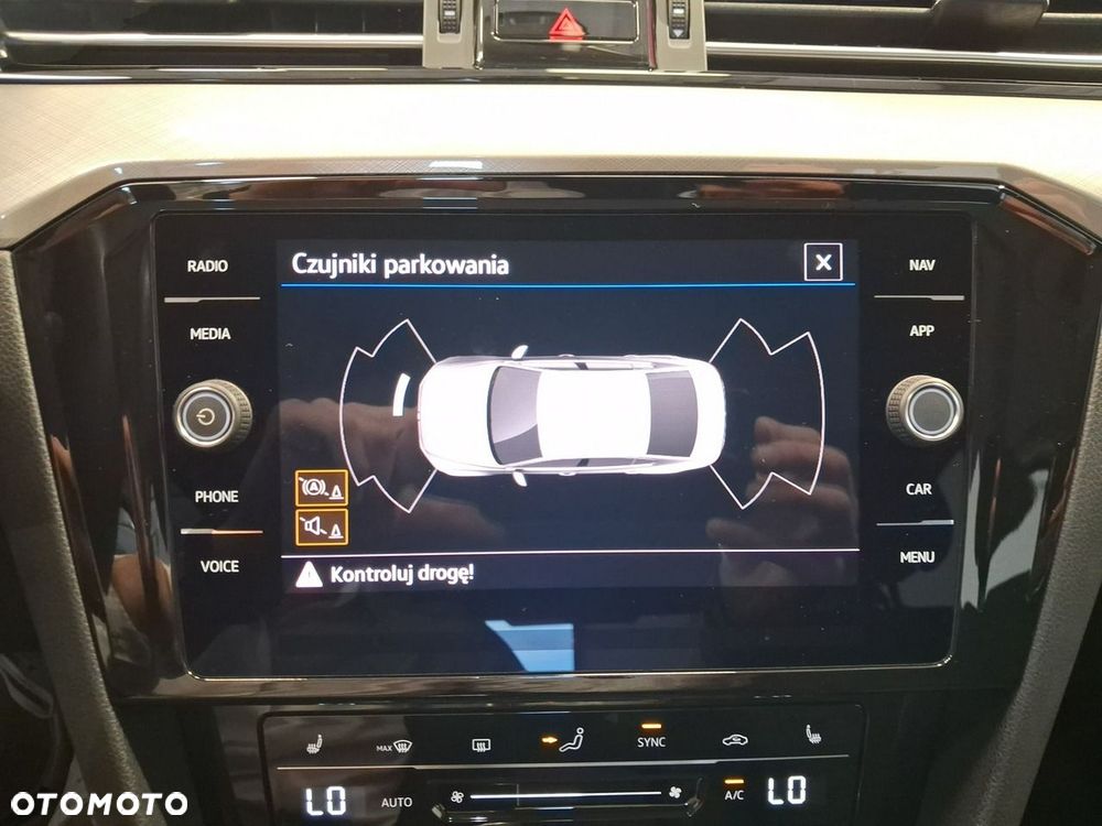 Volkswagen Passat - 25